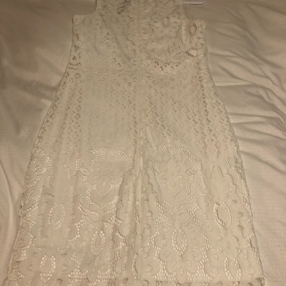 Lace dress - Picture 3 of 3